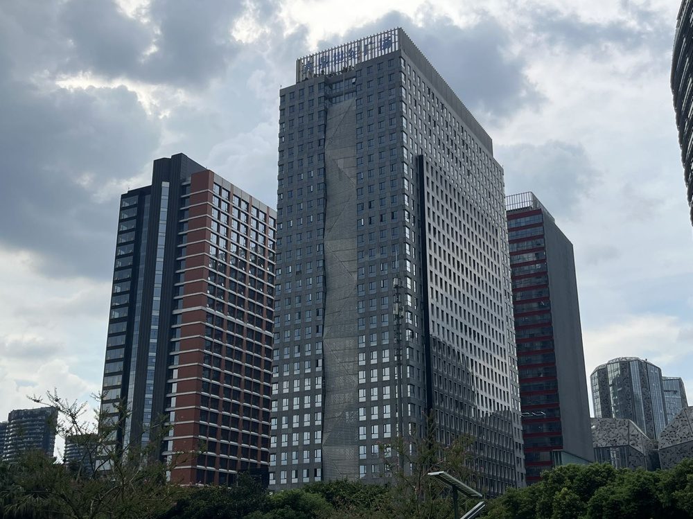 大鼎世纪广场外观图